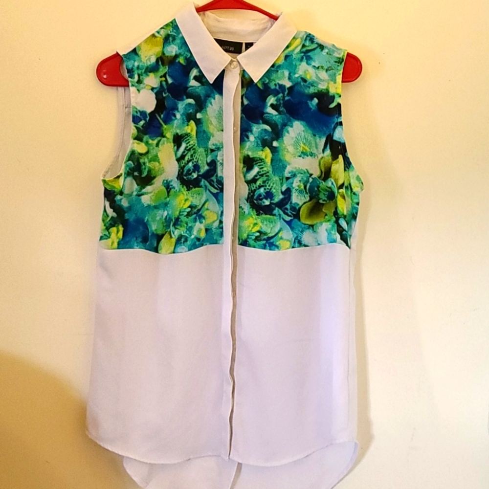 Women's Blouse - Size M